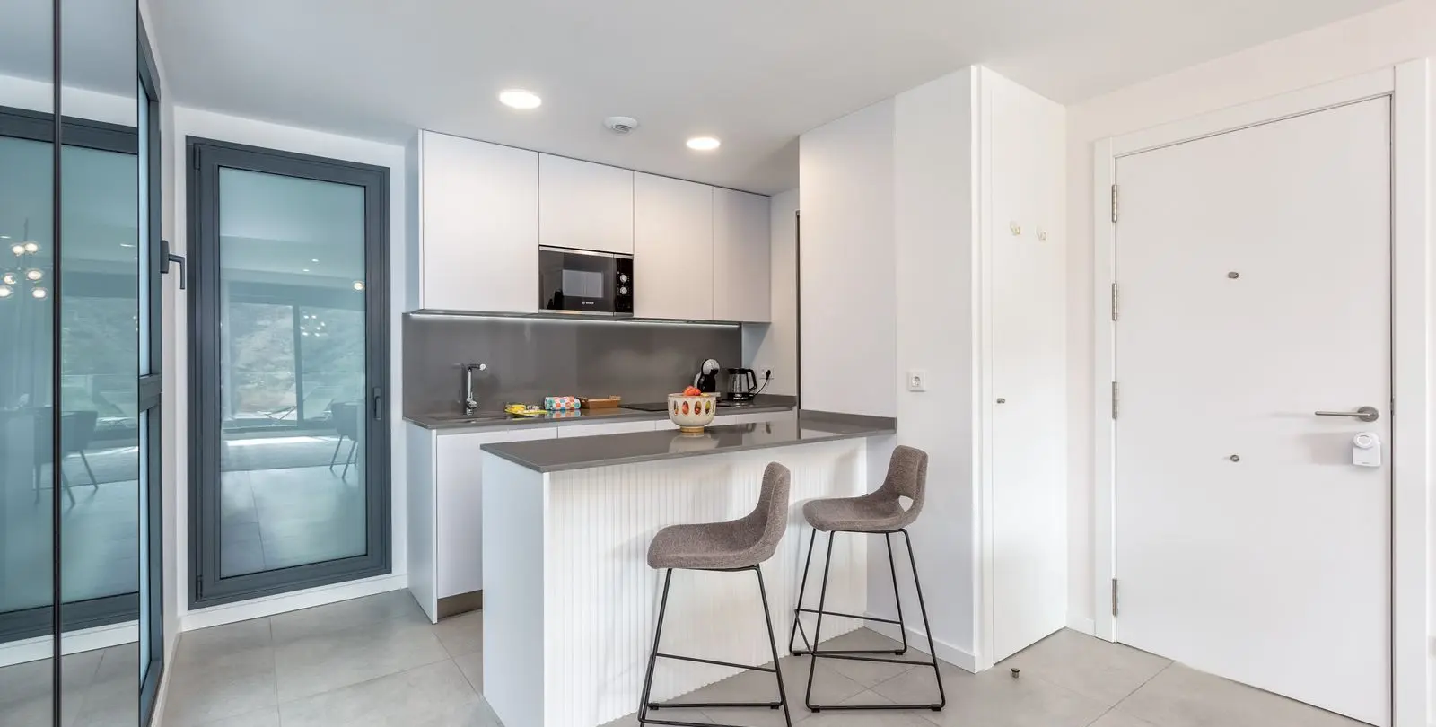 Sale of middle floor apartment in Higueron 4