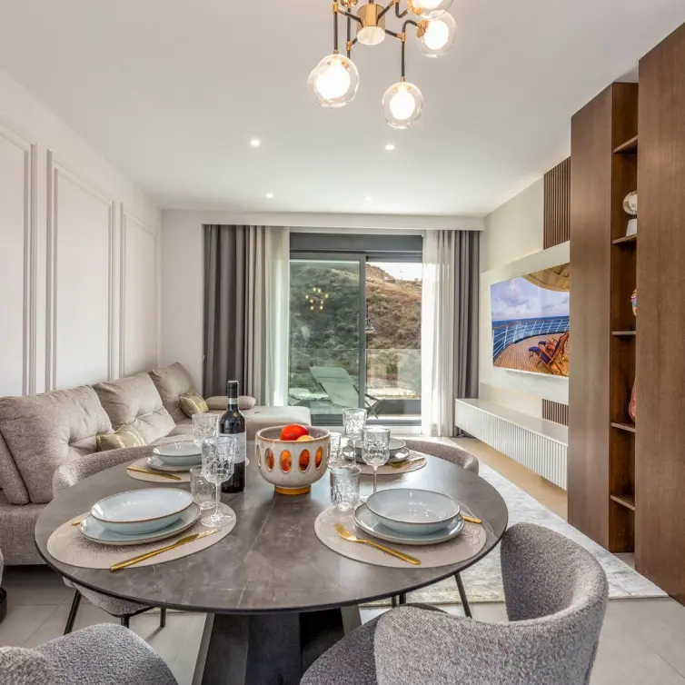 Sale of middle floor apartment in Higueron