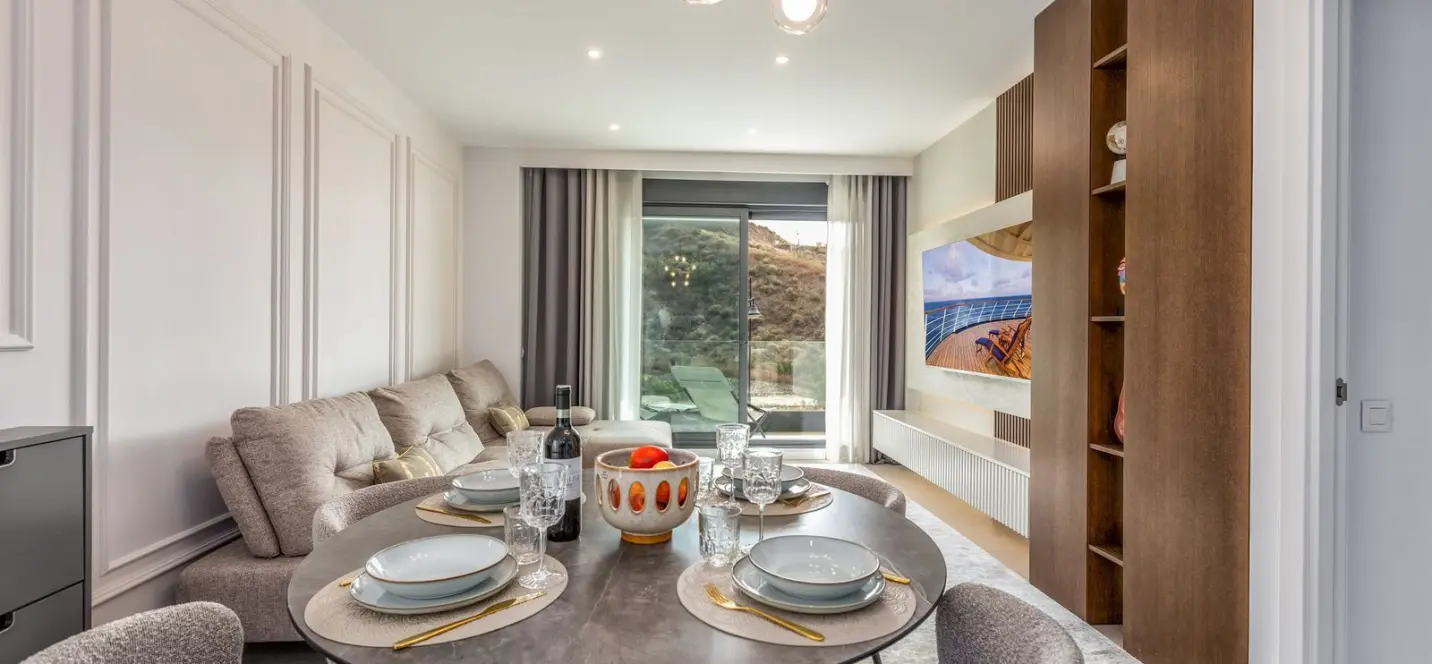 Sale of middle floor apartment in Higueron 4