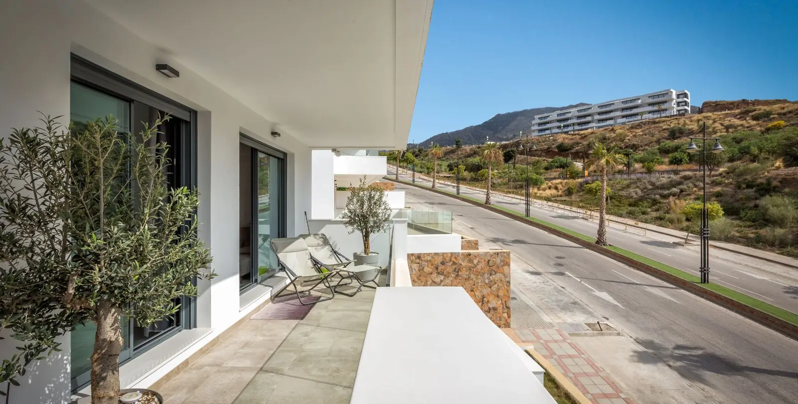 Sale of middle floor apartment in Higueron 12