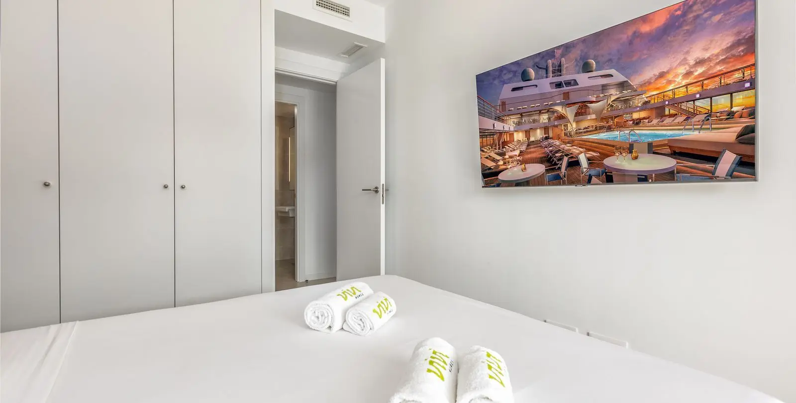 Sale of middle floor apartment in Higueron 18