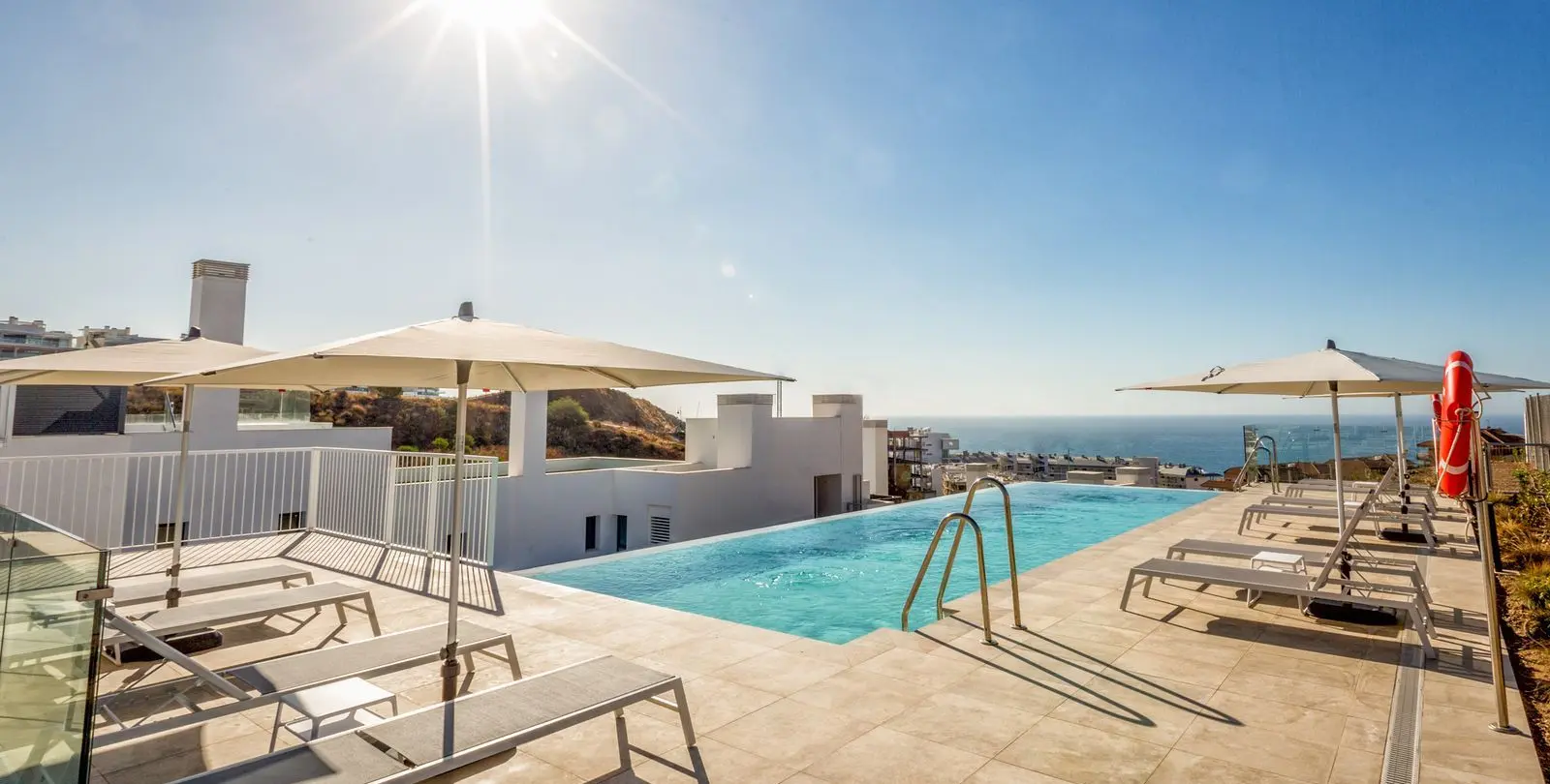 Sale of middle floor apartment in Higueron 28