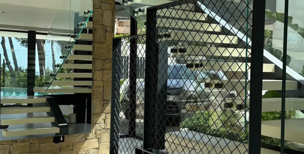 Long-term rent of detached villa in Sierra Blanca 29