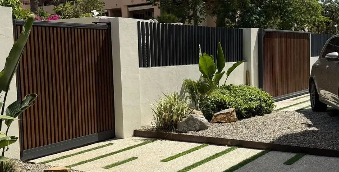 Long-term rent of detached villa in Sierra Blanca 40