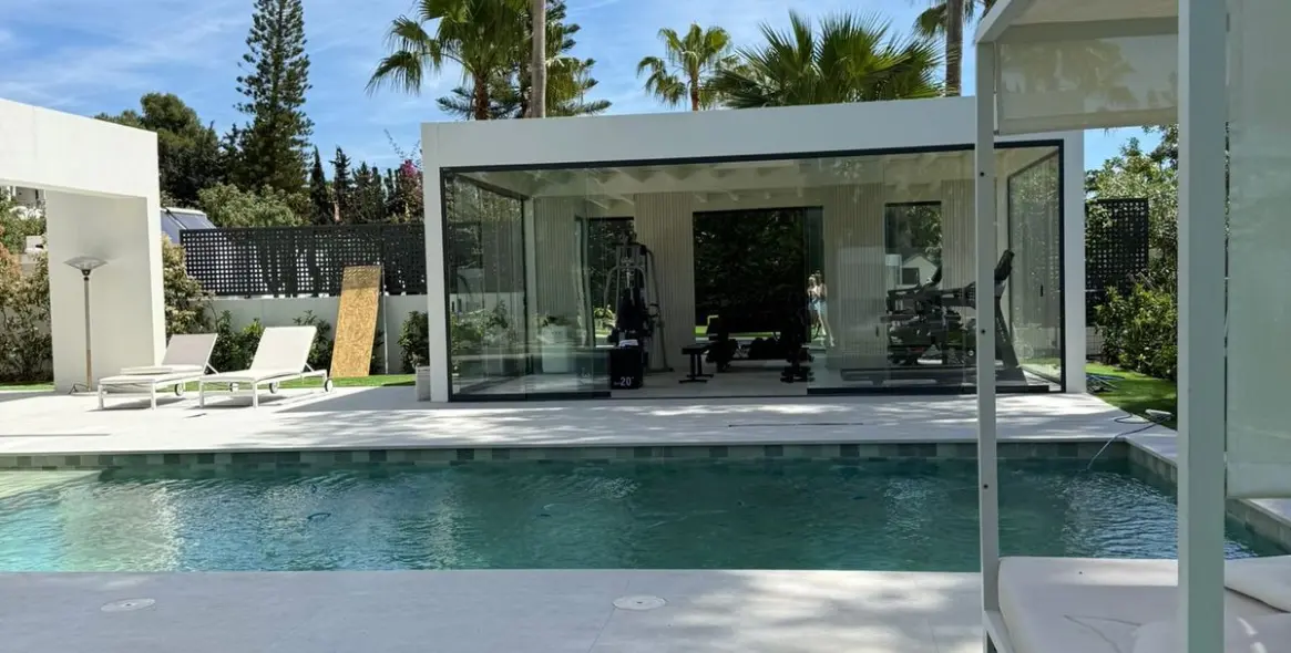 Long-term rent of detached villa in Sierra Blanca 49