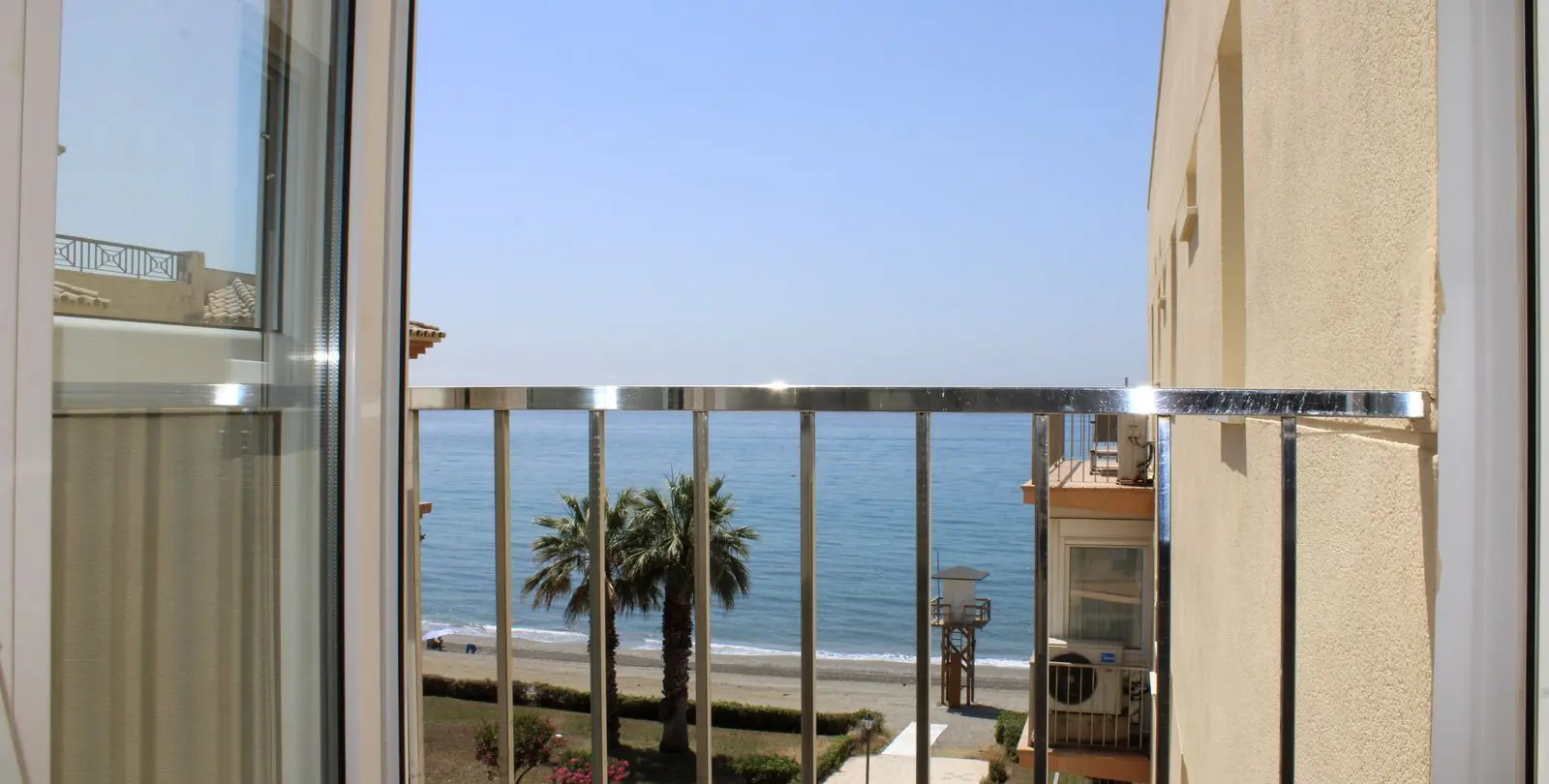 Sale of penthouse in Torrox Costa 25