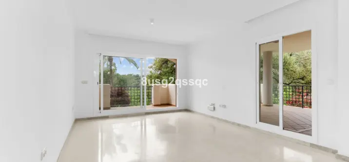 Venta de apartamento en planta baja en Elviria 1