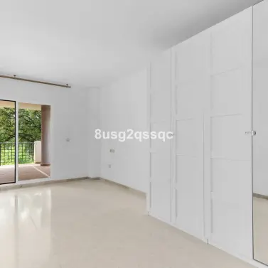 Venta de apartamento en planta baja en Elviria