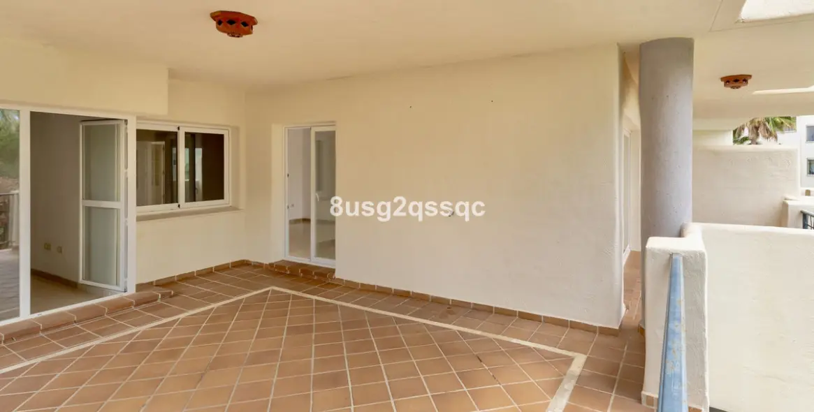 Venta de apartamento en planta baja en Elviria 10