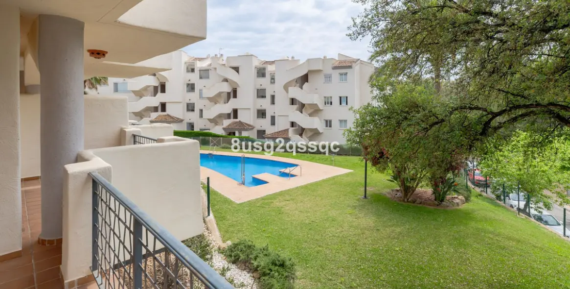 Venta de apartamento en planta baja en Elviria 23