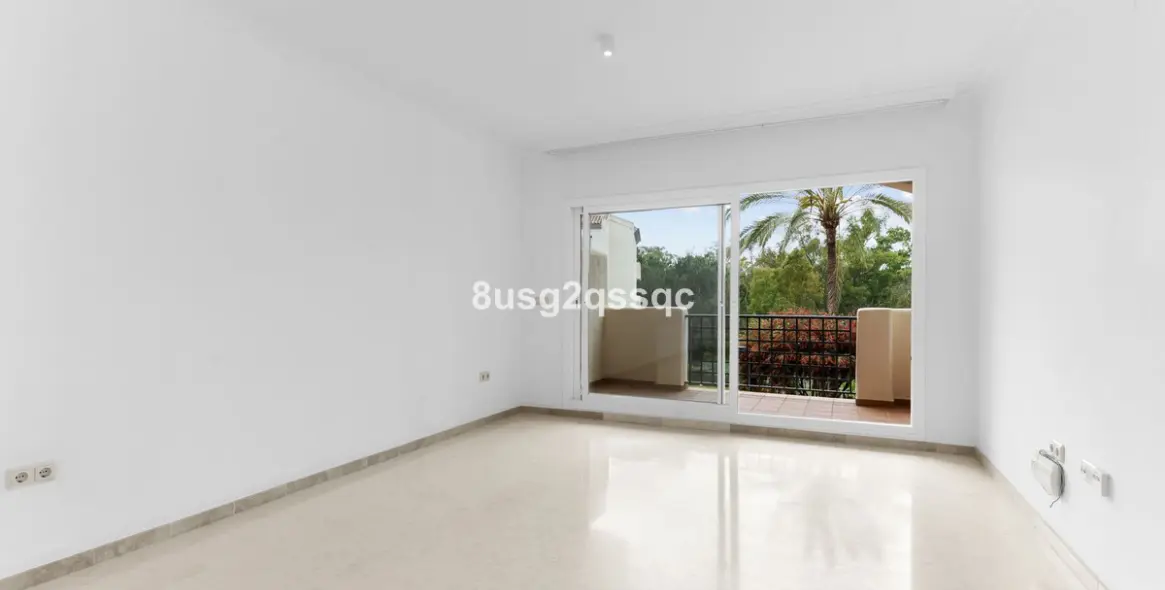 Venta de apartamento en planta baja en Elviria 25