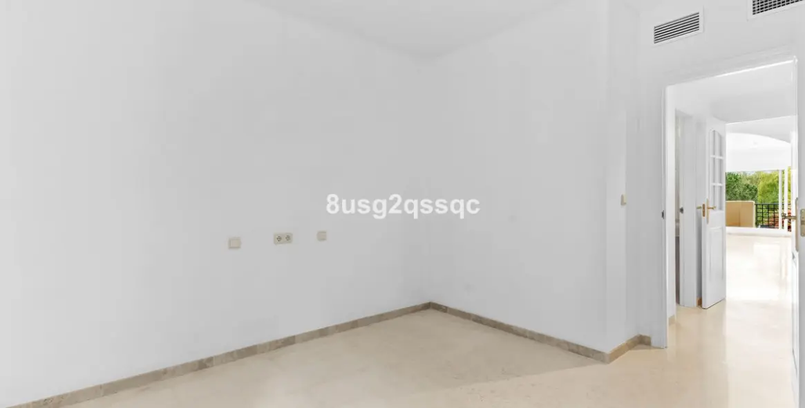 Venta de apartamento en planta baja en Elviria 31