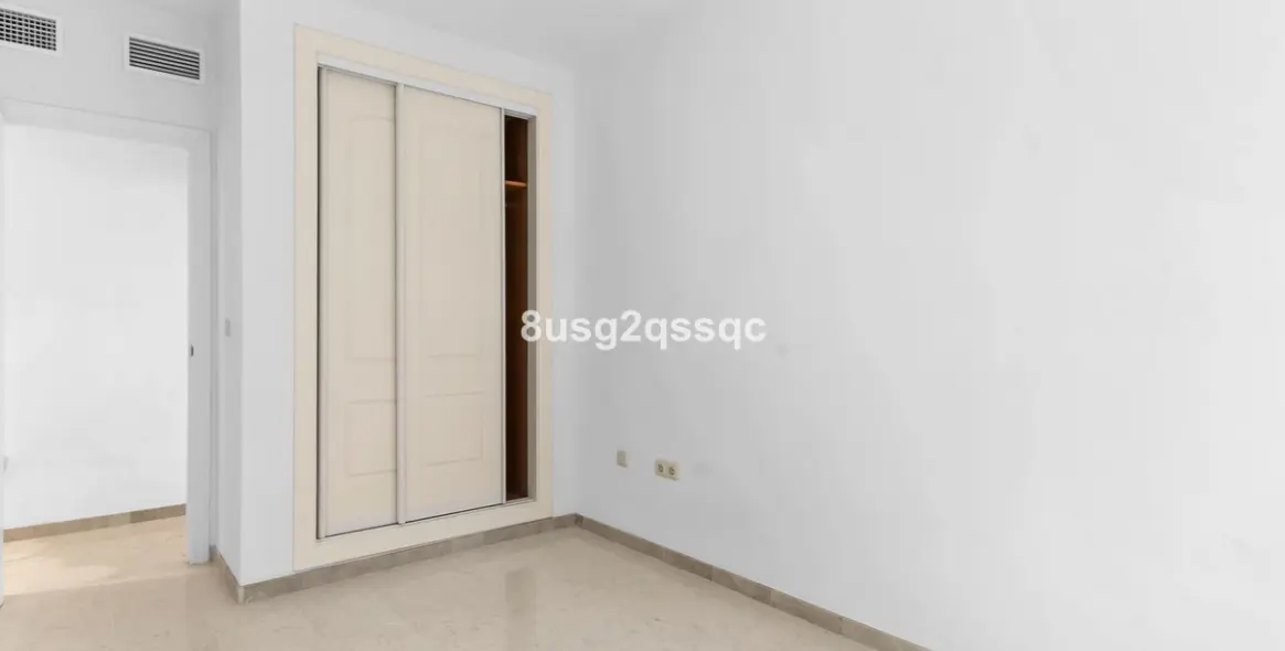 Venta de apartamento en planta baja en Elviria 33