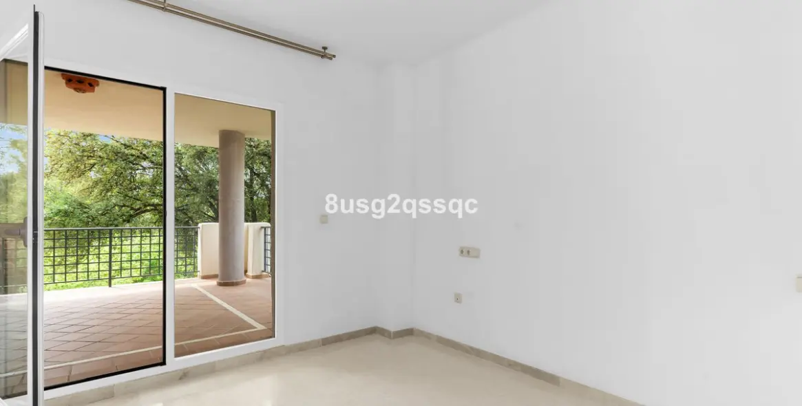 Venta de apartamento en planta baja en Elviria 35
