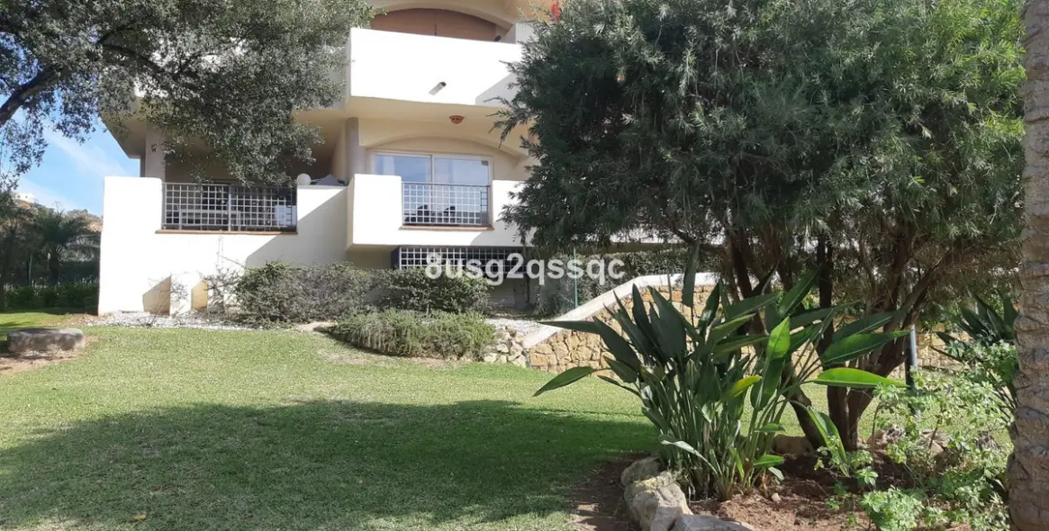 Venta de apartamento en planta baja en Elviria 44