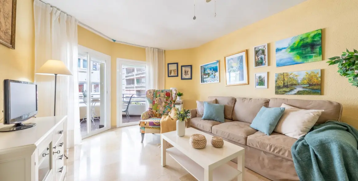 Sale of middle floor apartment in Marbella 3