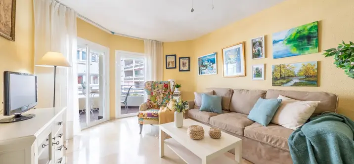 Sale of middle floor apartment in Marbella 2