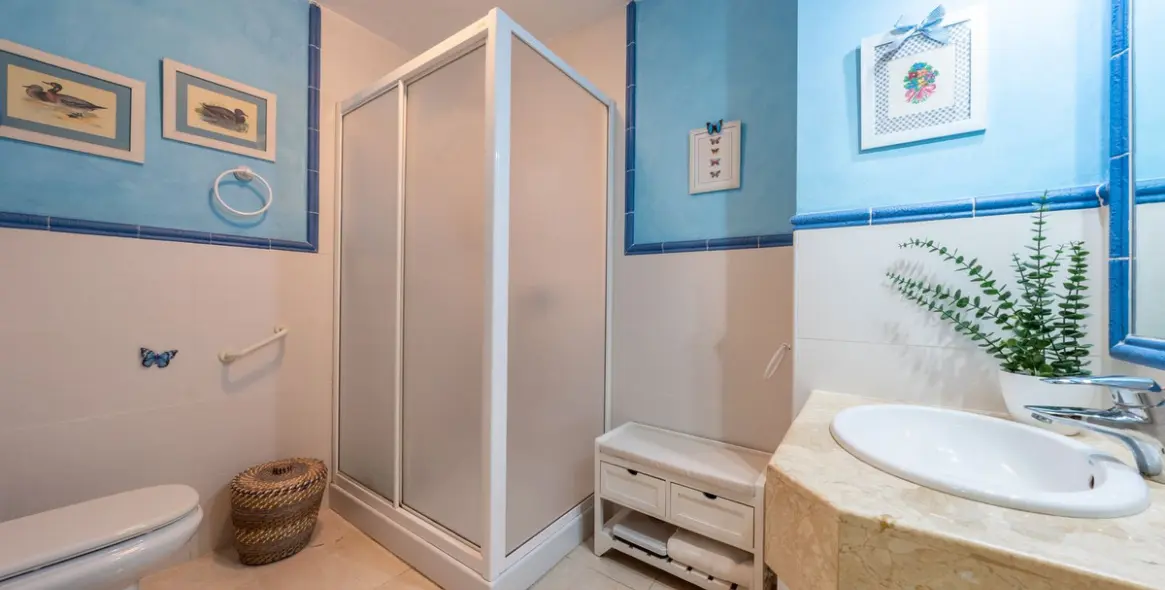 Sale of middle floor apartment in Marbella 6