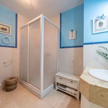 Sale of middle floor apartment in Marbella