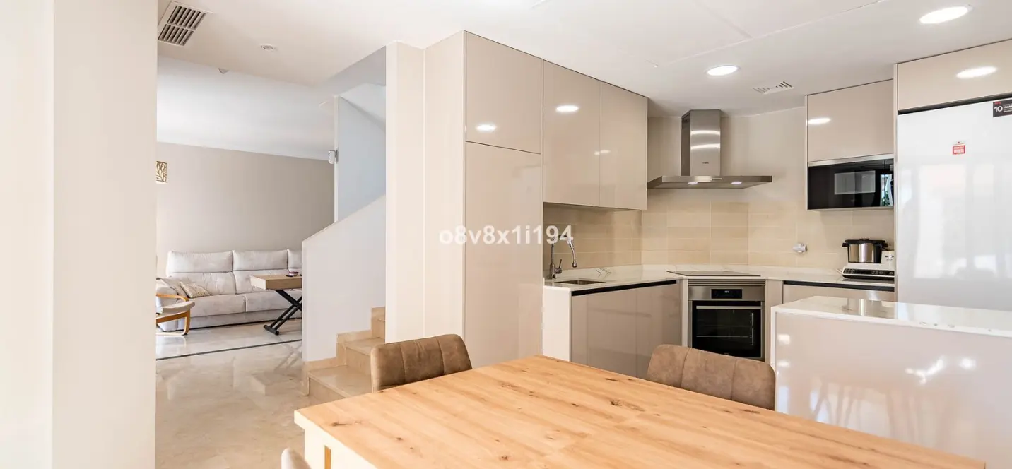 Venta de casa pareada en Casares 0