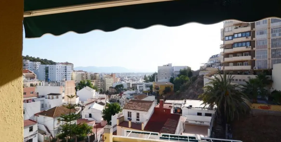 Продажа апартаментов на среднем этаже в Málaga 23