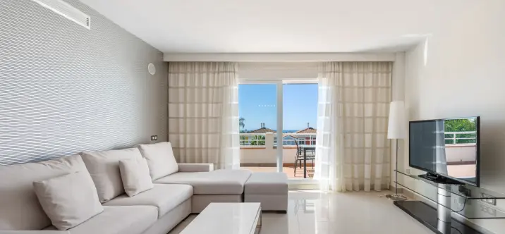 Venta de ático en Estepona 2