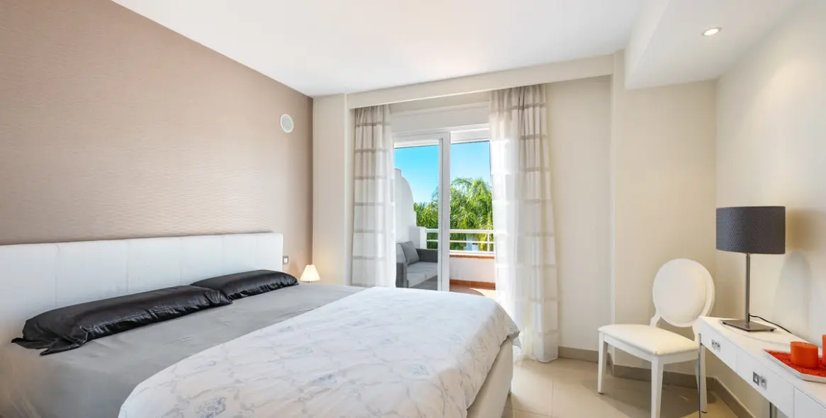 Продажа пентхауса в Estepona 11