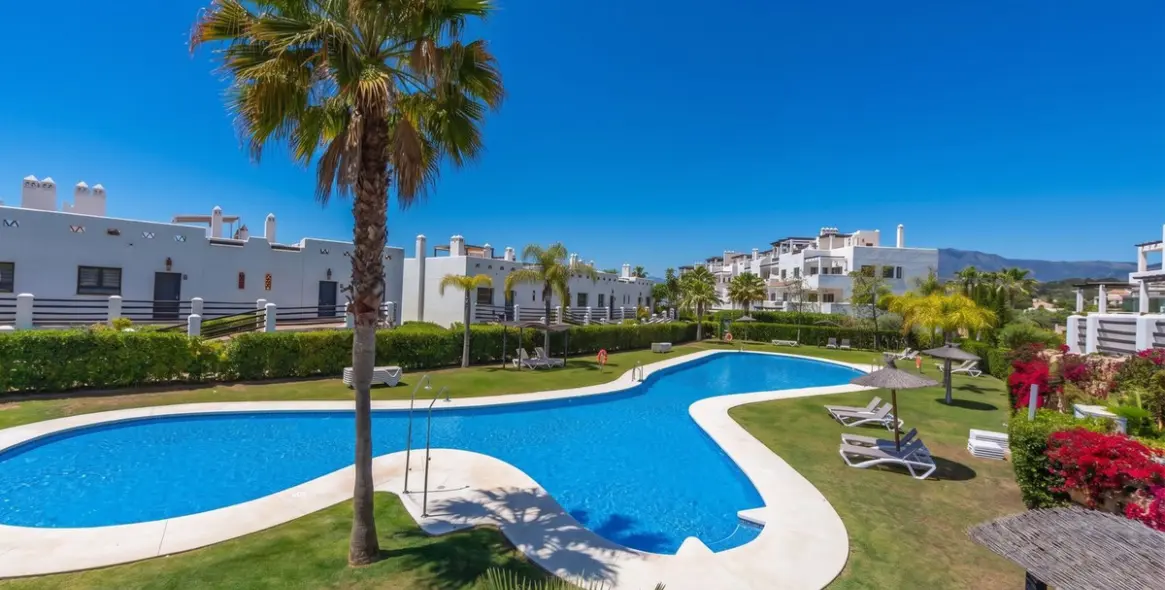 Sale of penthouse in Estepona 39