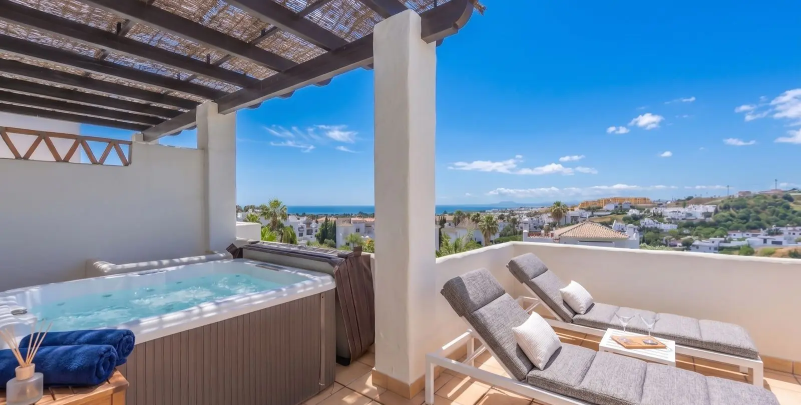 Продажа пентхауса в Estepona 1