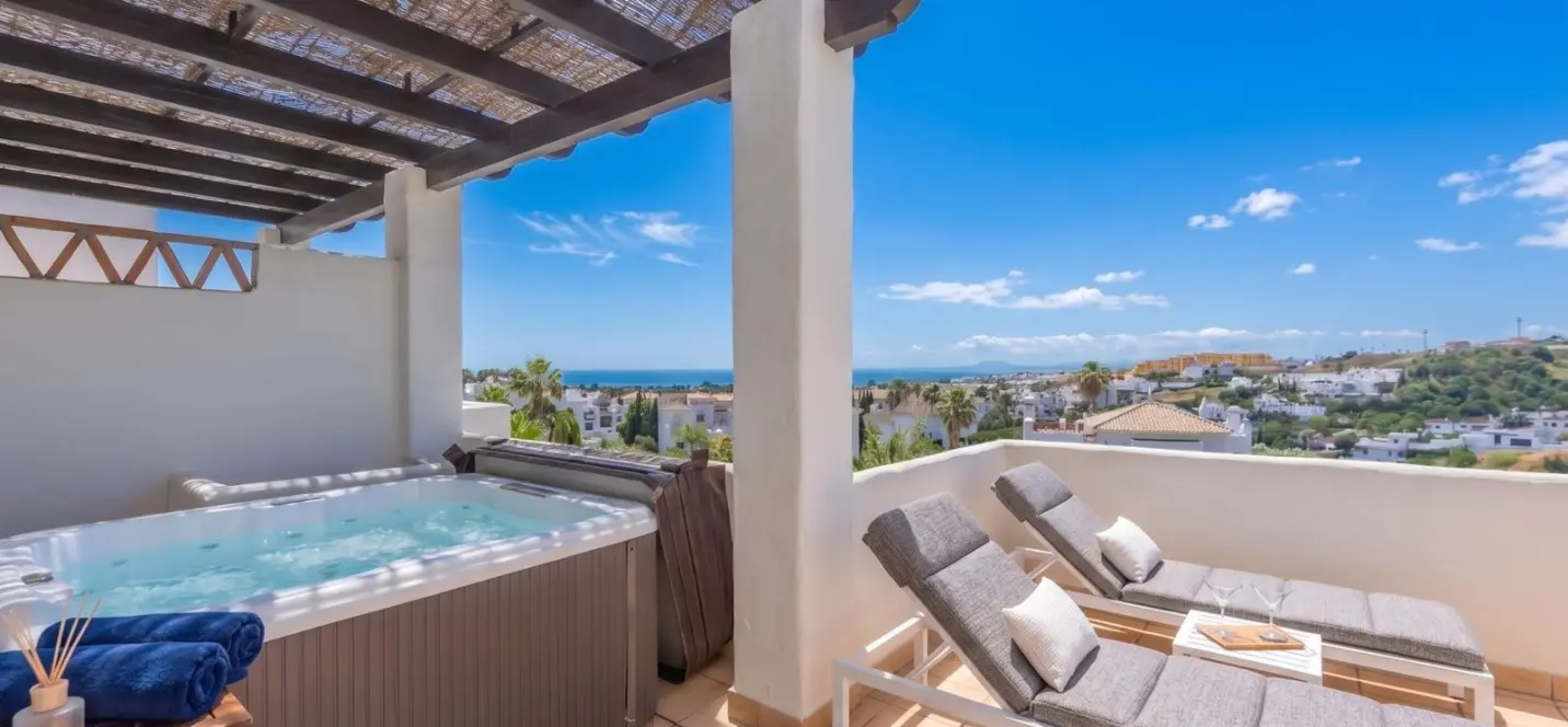Продажа пентхауса в Estepona 0