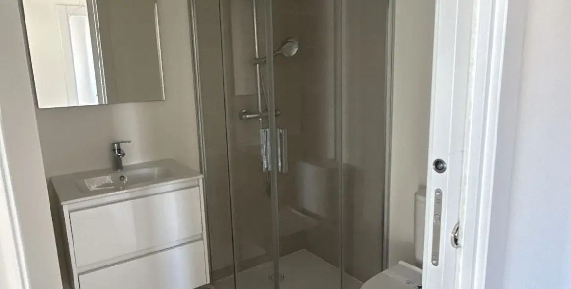 Sale of penthouse in Casares 10