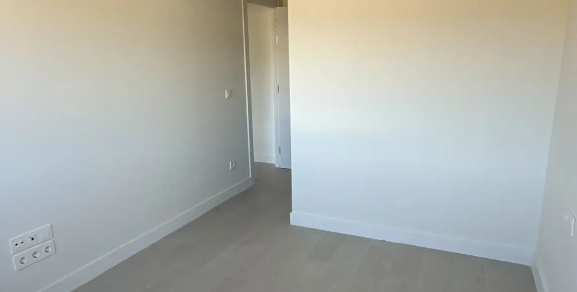 Sale of penthouse in Casares 14
