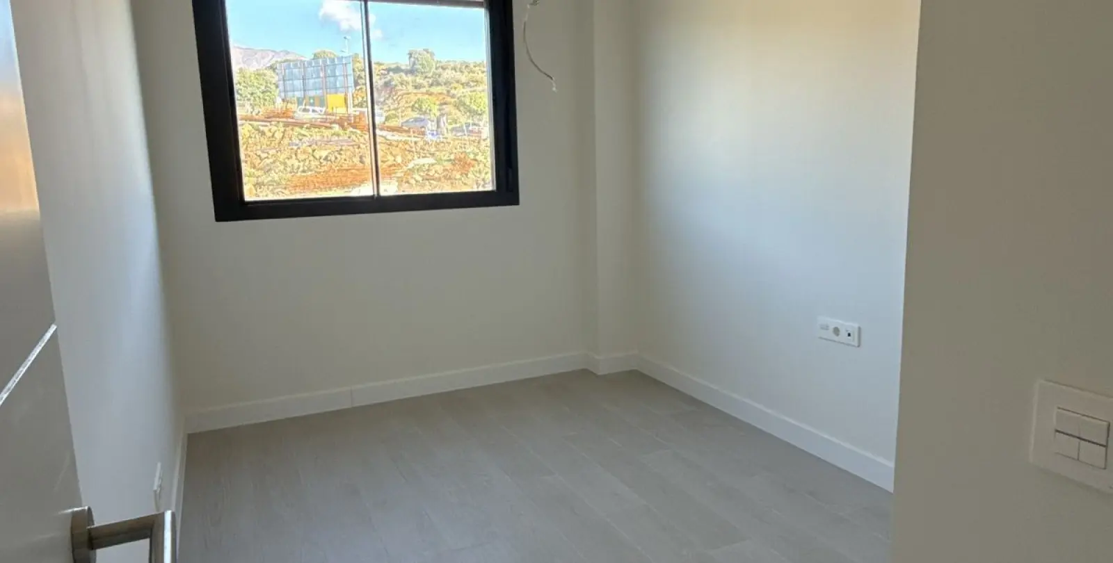 Sale of penthouse in Casares 11