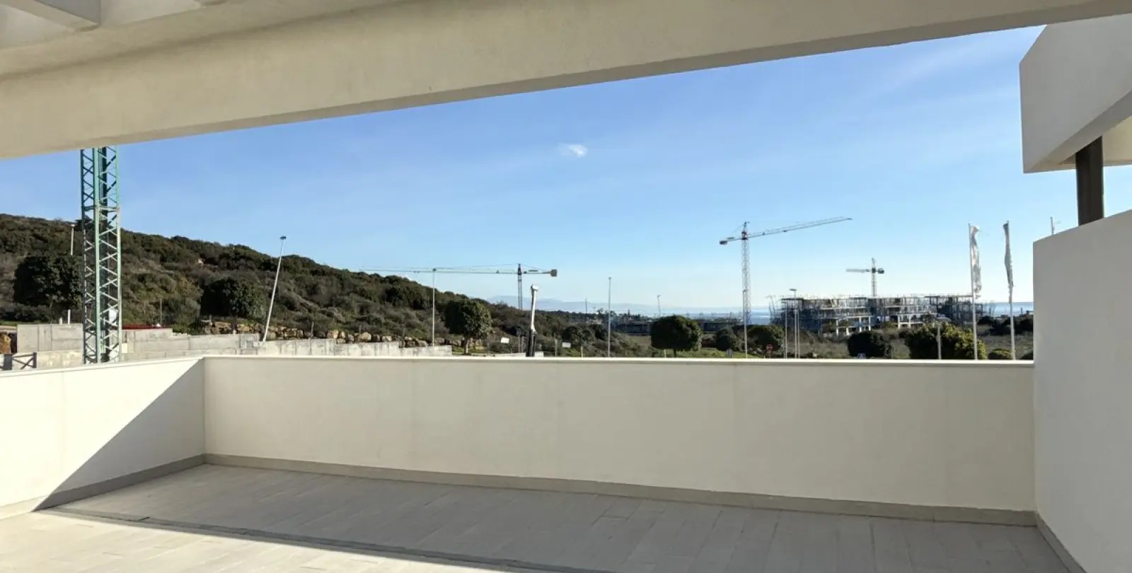 Sale of penthouse in Casares 22