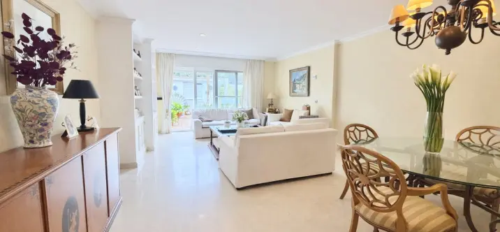 Продажа таунхауса в Estepona 0