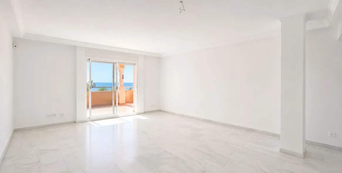 Venta de apartamento en planta baja en Estepona 6