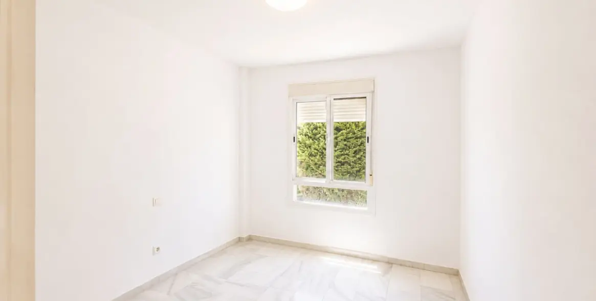 Venta de apartamento en planta baja en Estepona 13