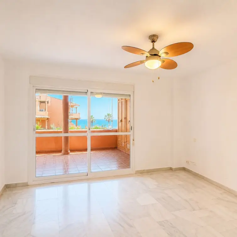 Venta de apartamento en planta baja en Estepona