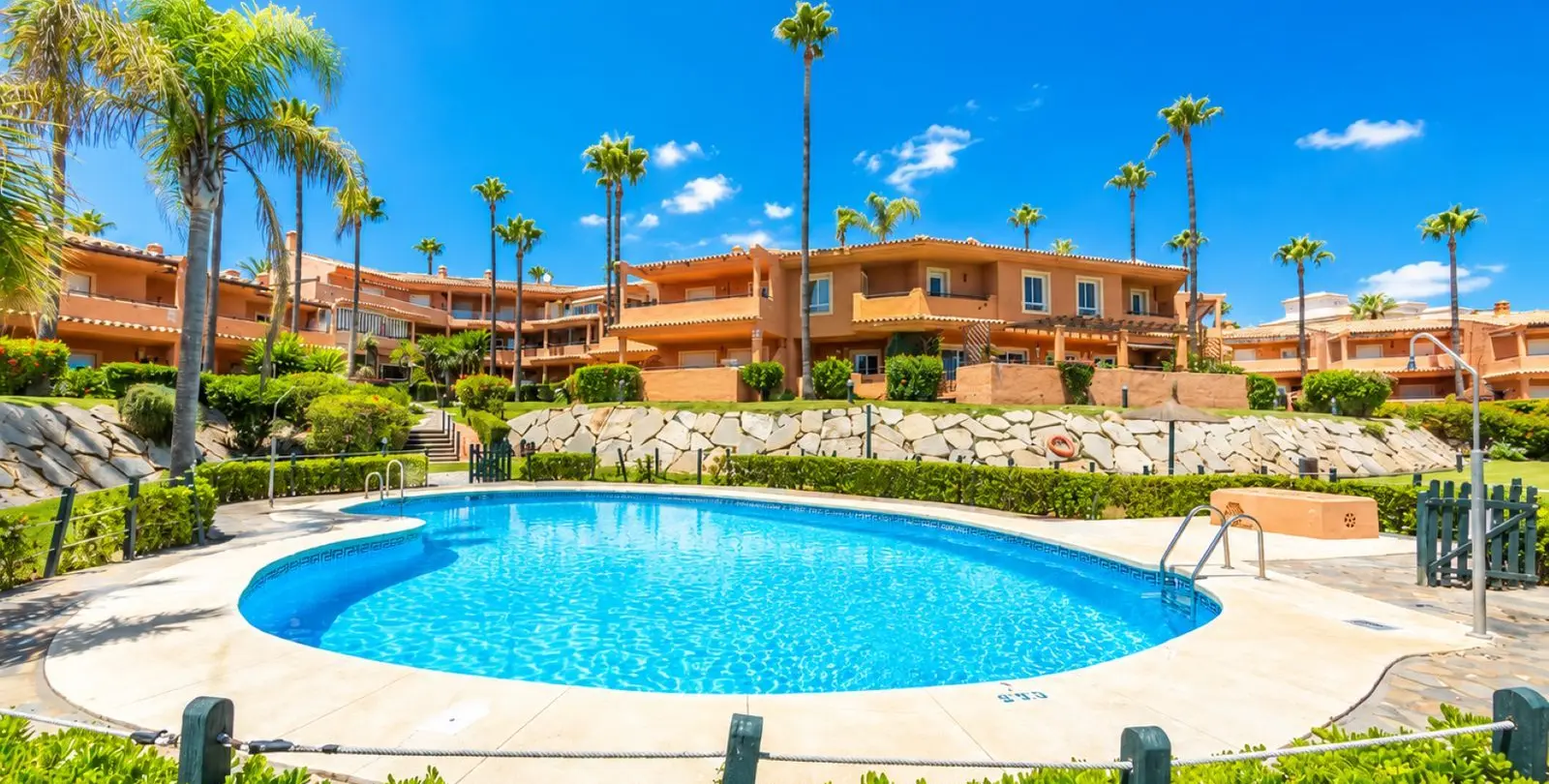 Venta de apartamento en planta baja en Estepona 5