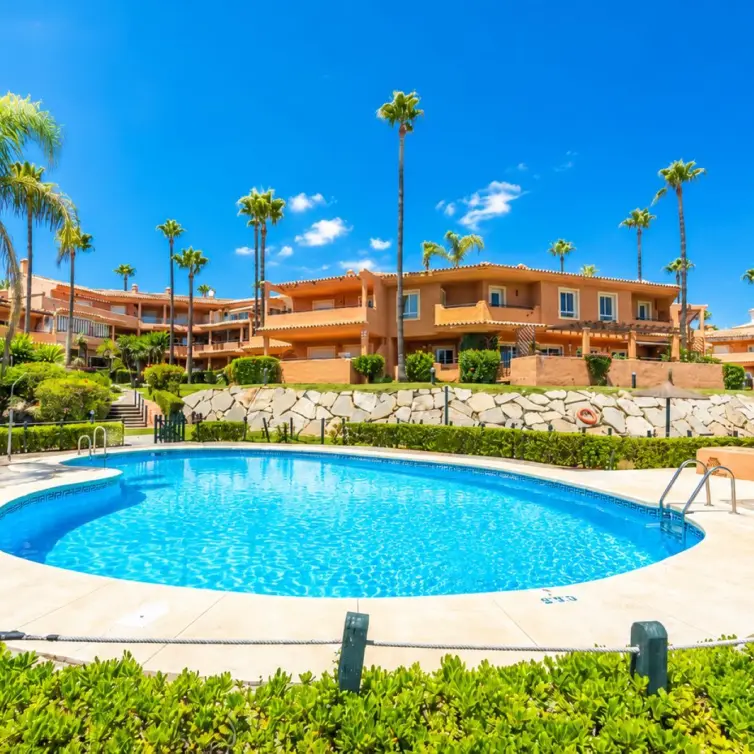 Venta de apartamento en planta baja en Estepona