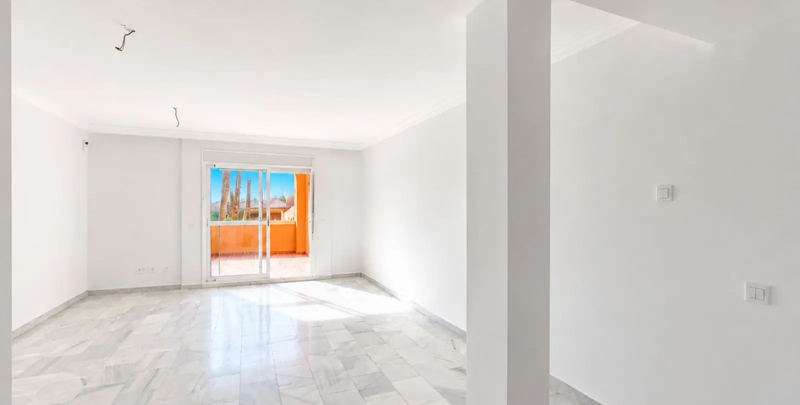 Venta de apartamento en planta baja en Estepona 7