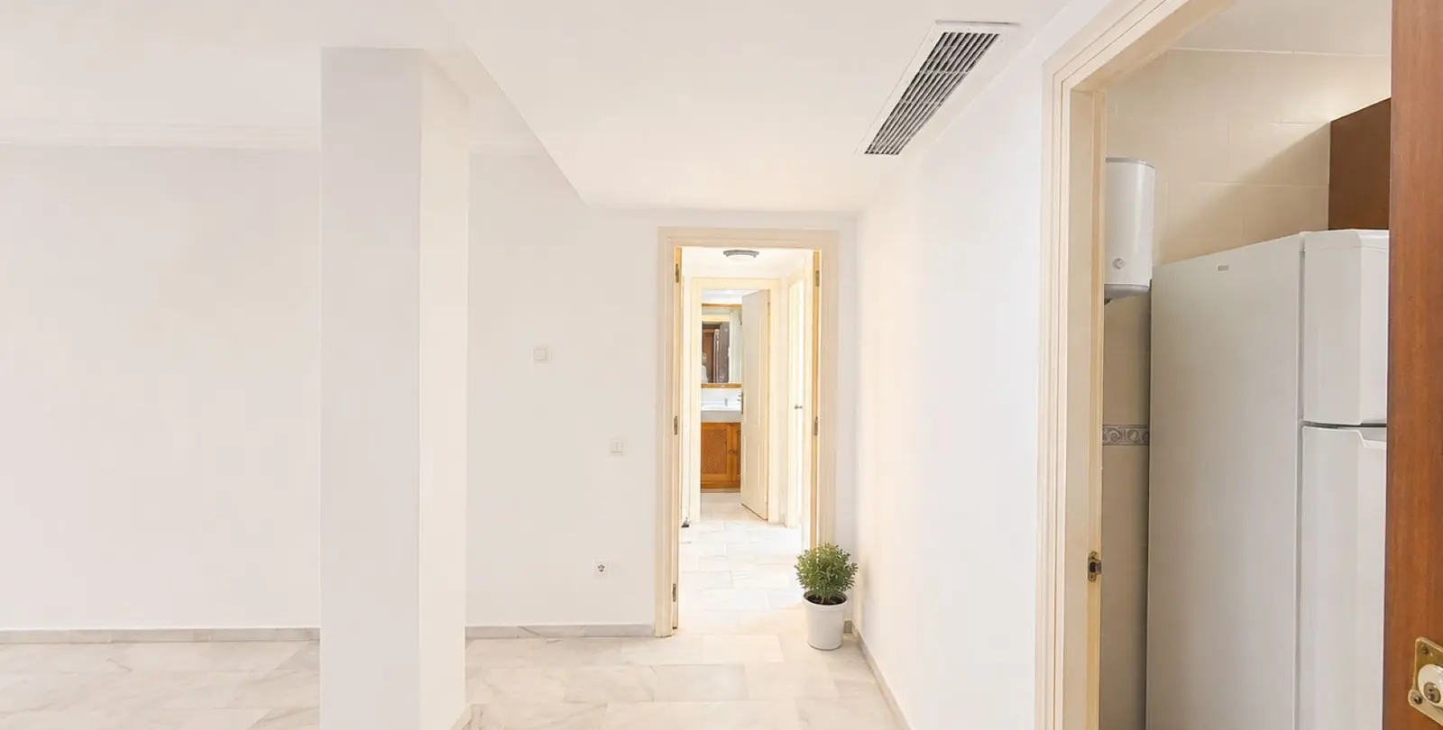 Venta de apartamento en planta baja en Estepona 12