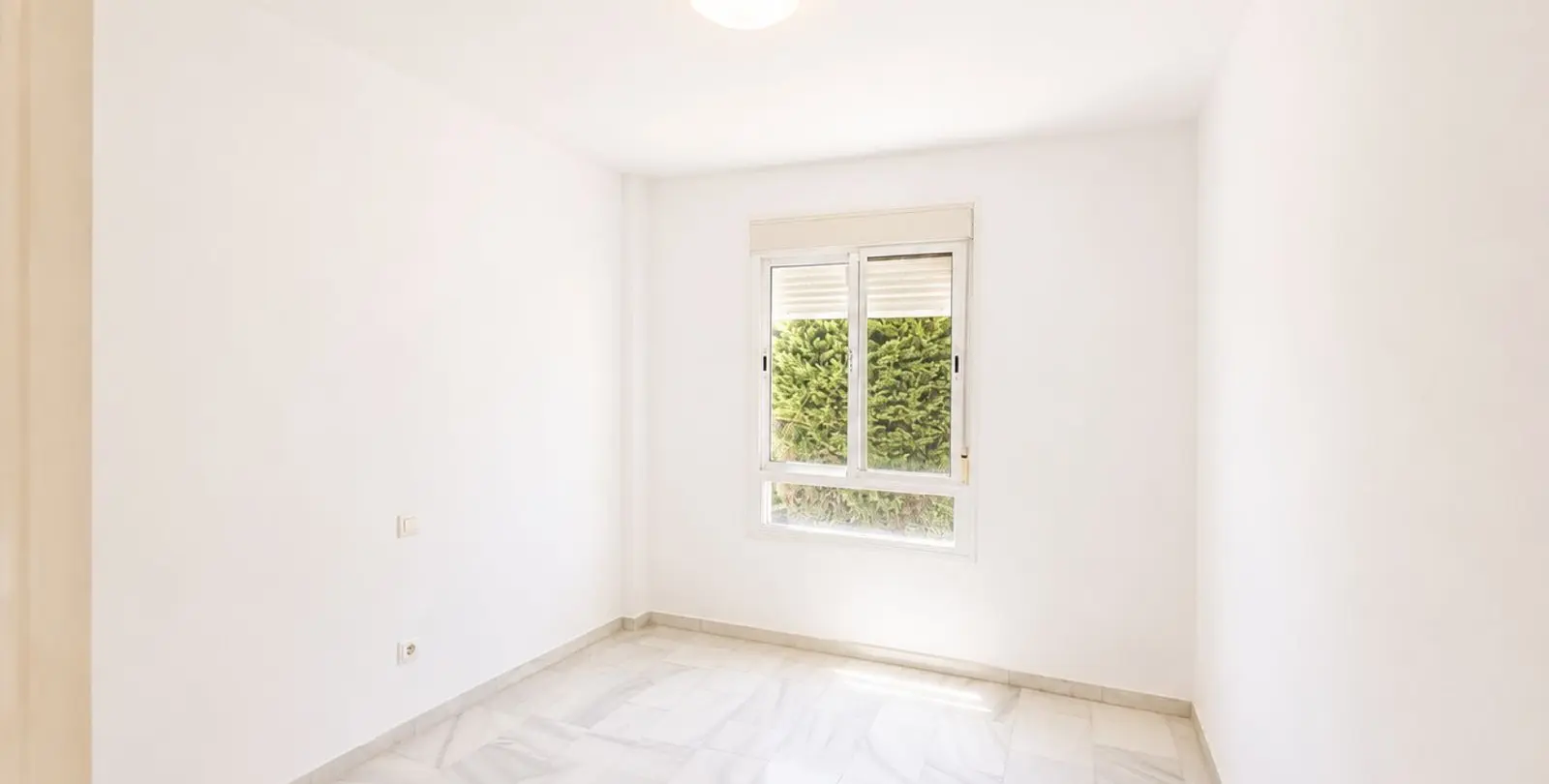 Venta de apartamento en planta baja en Estepona 13