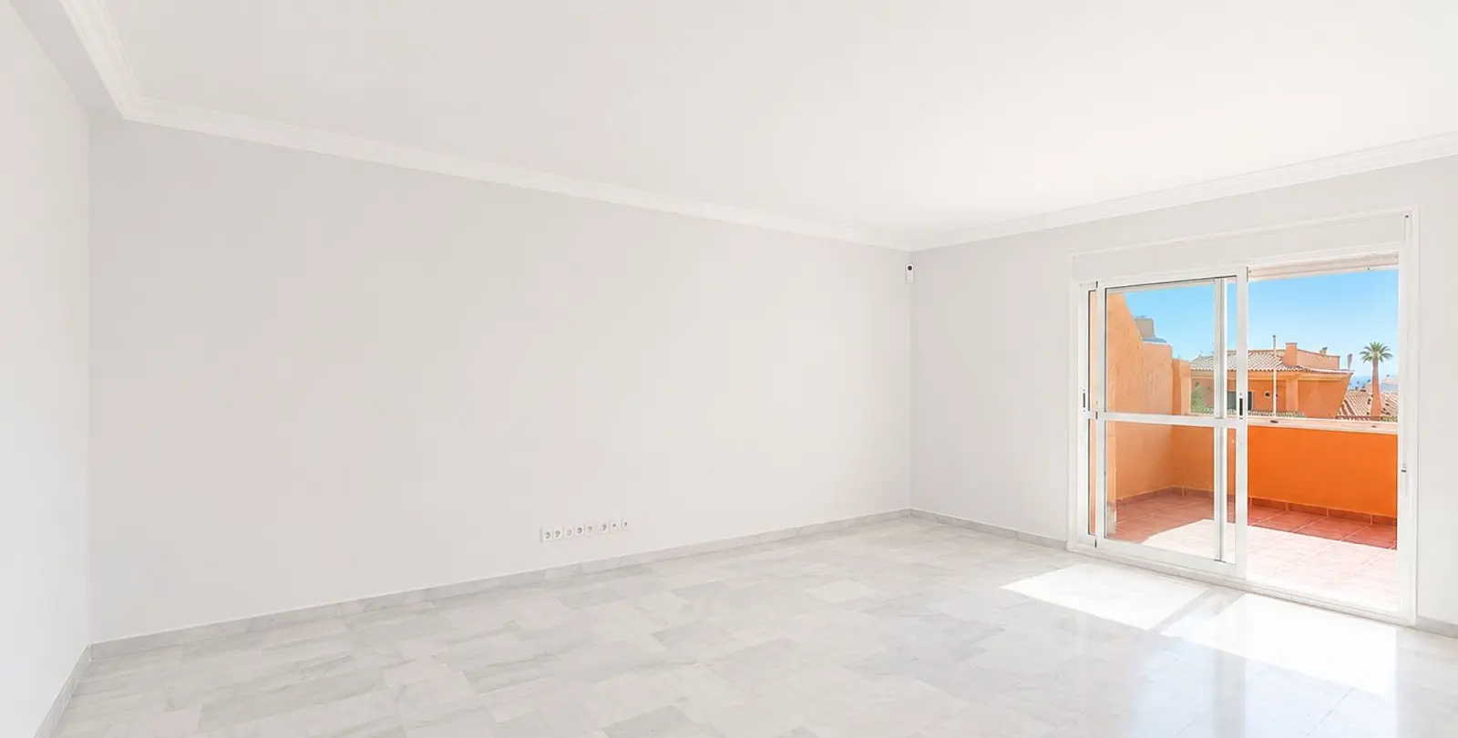 Venta de apartamento en planta baja en Estepona 14