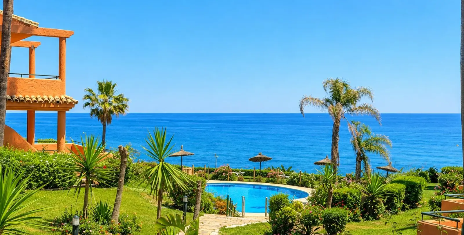 Venta de apartamento en planta baja en Estepona 17