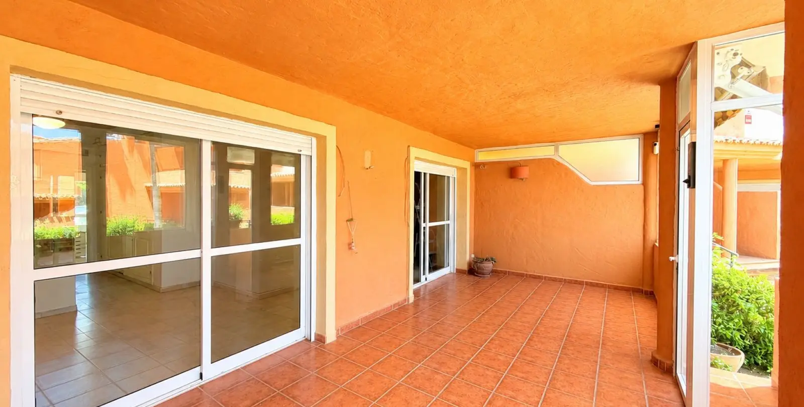 Venta de apartamento en planta baja en Estepona 22