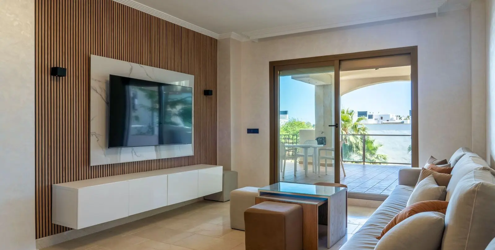 Venta de apartamento en planta baja en Estepona 1