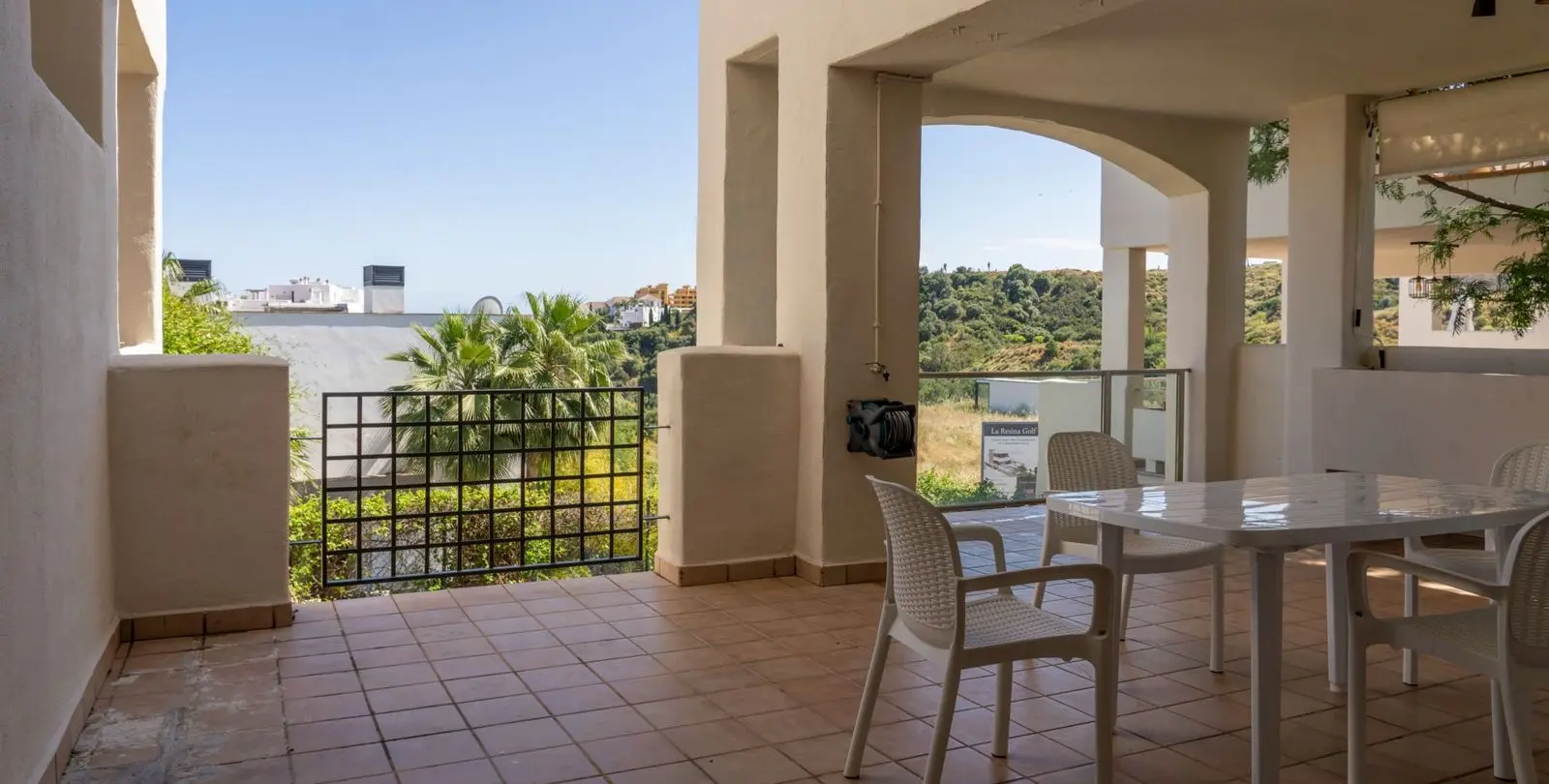 Venta de apartamento en planta baja en Estepona 8