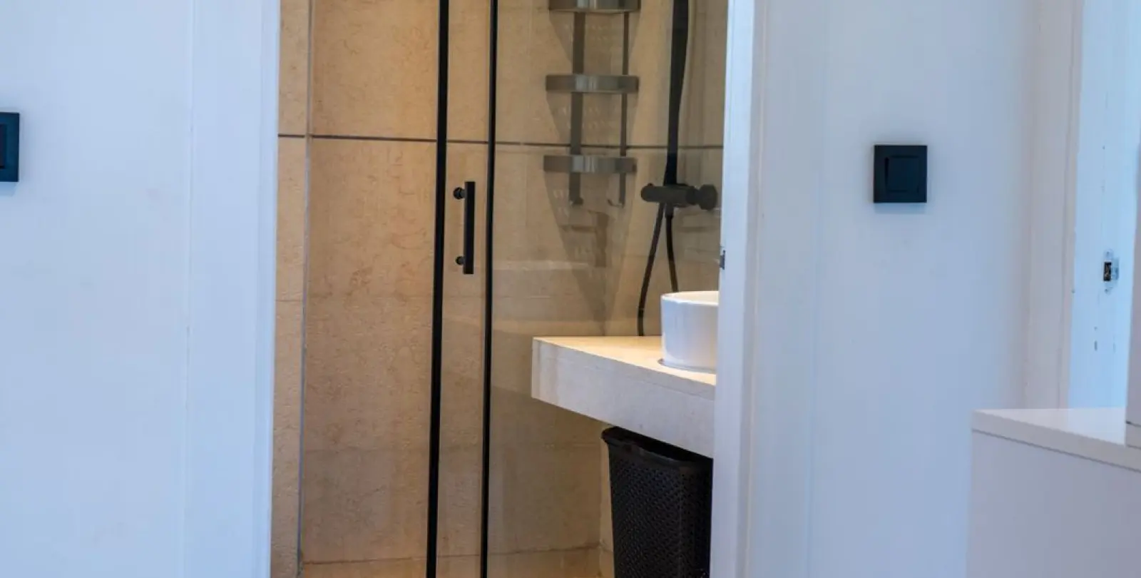 Venta de apartamento en planta baja en Estepona 19
