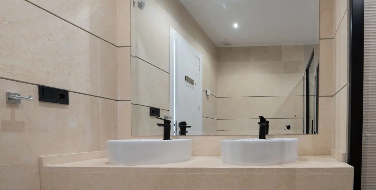 Venta de apartamento en planta baja en Estepona 26